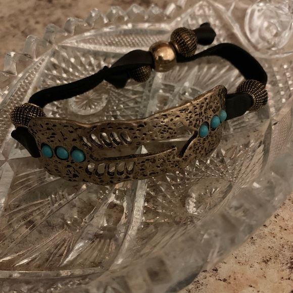 NWT NEW ABSOLUTELY Beautiful gold tone arrow rustic bracelet!! - Picture 3 of 3